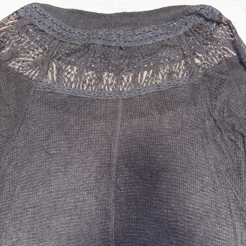 Medium Free People Black Lace Shoulder Waffle Knit Top Oversized - Picture 7 of 7